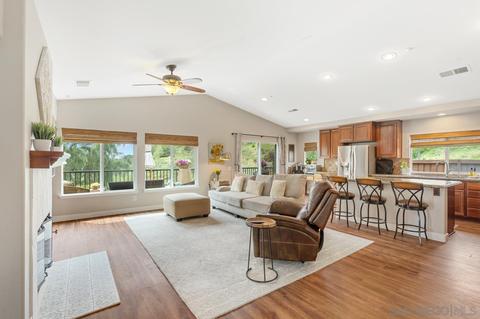2836 Hidden Valley Ct, Spring Valley, CA 91977