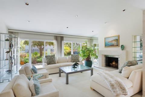 8233 Caminito Maritimo, La Jolla, CA 92037 photo 2