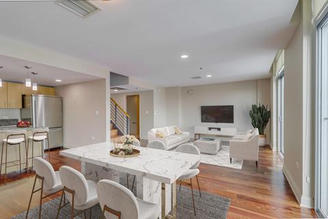 425 W Beech #1707, San Diego, CA 92101