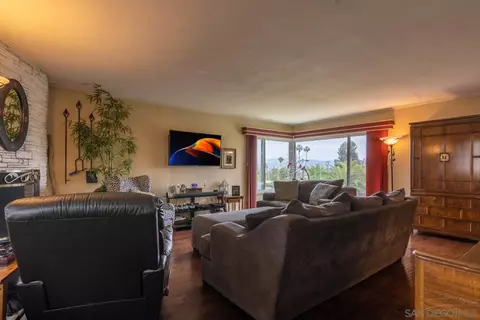 614 Schafer Pl, Escondido, CA 92025 photo 5