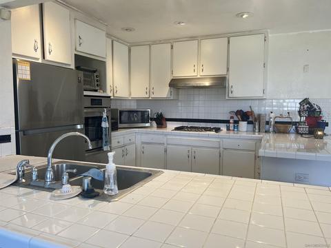 2044 Eldora St, Lemon Grove, CA 91945 photo 2