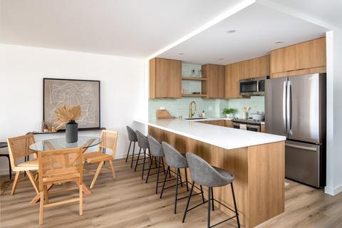 4944 Cass St #906, San Diego, CA 92109