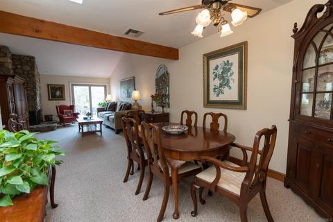 8511 Circle R Course Ln, Escondido, CA 92026