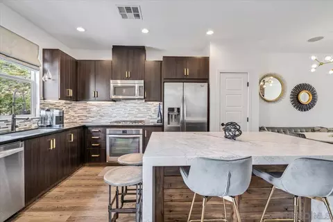 7853 Modern Oasis Dr, San Diego, CA 92108