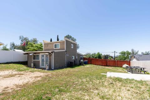 1030 8th St, Ramona, CA 92065 photo 2