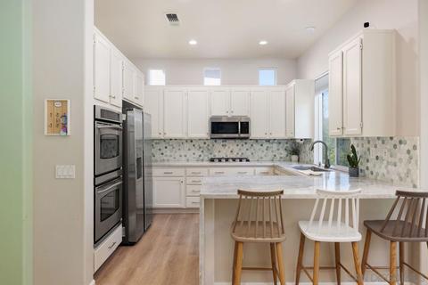 5477 Wolverine Ter, Carlsbad, CA 92010 photo 2