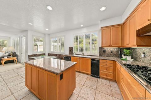 6726 Camphor Pl, Carlsbad, CA 92011 photo 2