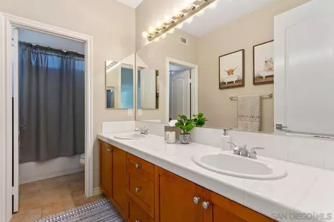 2871 Vista Acedera, Carlsbad, CA 92009 photo 28