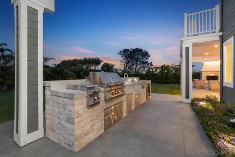 1112 Crest Dr, Encinitas, CA 92024 photo 3