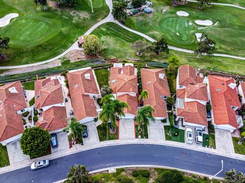 2468 Links Way, Vista, CA 92081 photo 2