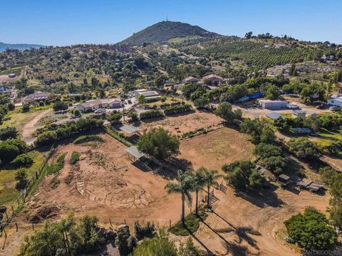 12148 Sierra Rojo Rd, Valley Center, CA 92082