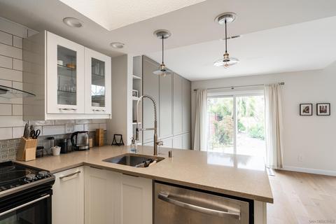 2196 Torrey Gln, Escondido, CA 92026 photo 9