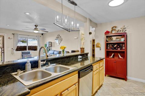 9860 Dale Ave #B4, Spring Valley, CA 91977 photo 18