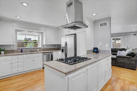 1100 Myra Ave, Chula Vista, CA 91911