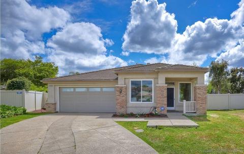 12403 Whispering Tree Ln, Poway, CA 92064