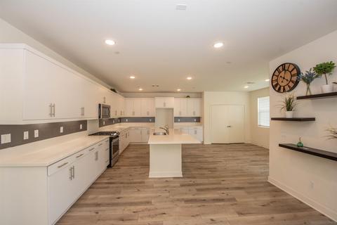 8902 Trailridge Ave, Santee, CA 92071 photo 2