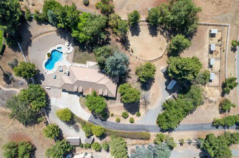 31371 Justin Pl, Valley Center, CA 92082