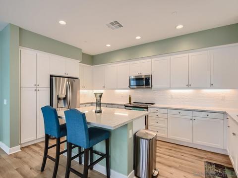 8710 Barbados Ln, Santee, CA 92071