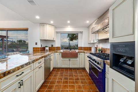 2741 Berkeley Ave, Carlsbad, CA 92010 photo 8