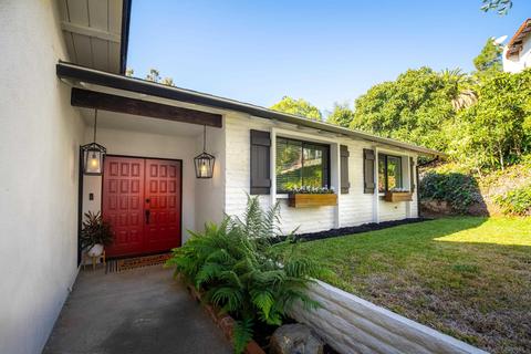 145 Bellerive Ct, Vista, CA 92084 photo 2