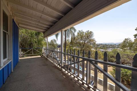 525 S Vine St, Escondido, CA 92025 photo 2