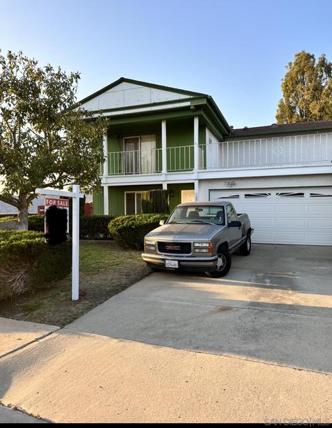 12748 Larchmont St, Poway, CA 92064