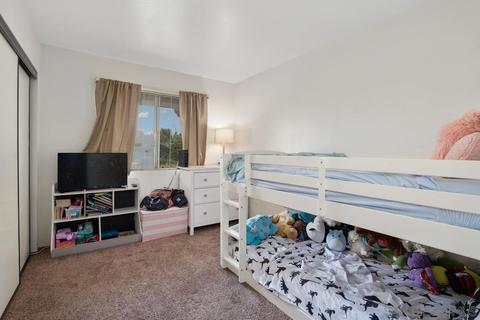 5221 Alamosa Park Dr, Oceanside, CA 92057 photo 16