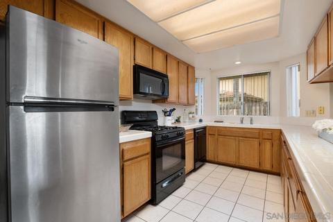 5221 Alamosa Park Dr, Oceanside, CA 92057 photo 8