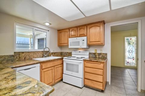 3817 Cinnamon Way, Oceanside, CA 92057 photo 3
