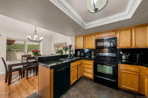 1262 Aristotle Gln, Escondido, CA 92026
