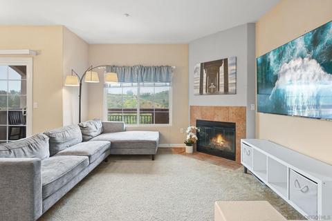 2707 Lake Pointe Dr #202, Spring Valley, CA 91977