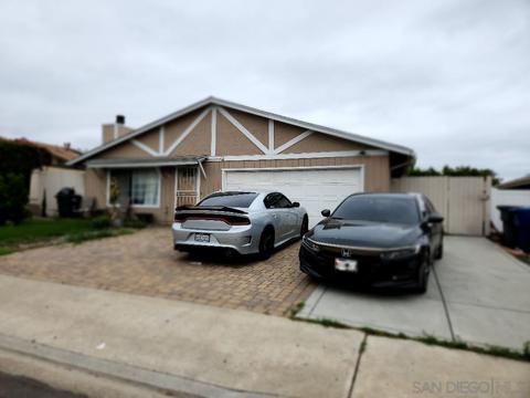 8643 Rinda Ln, Spring Valley, CA 91977 photo 2