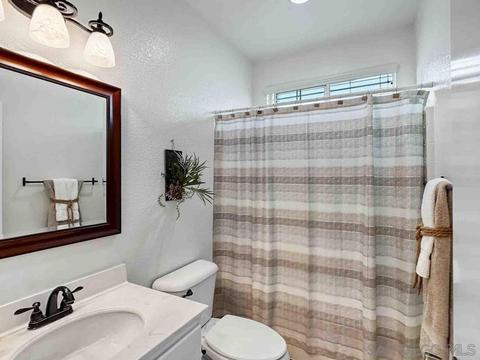 1095 Greenway Rd, Oceanside, CA 92057 photo 16