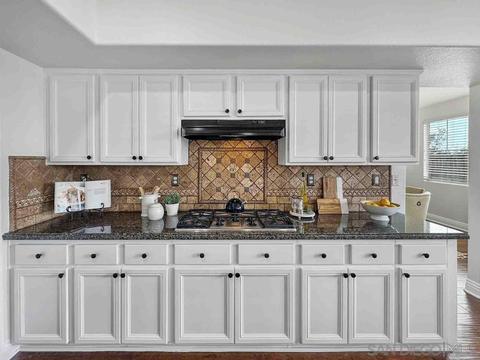1095 Greenway Rd, Oceanside, CA 92057 photo 11
