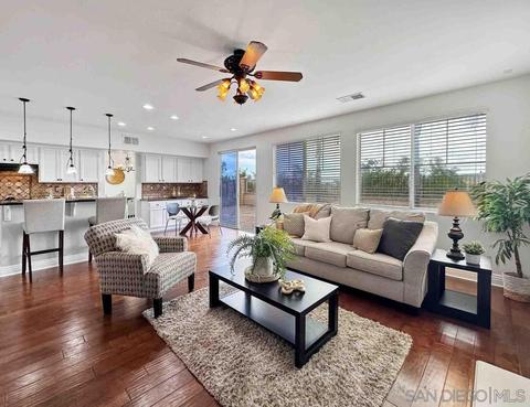 1095 Greenway Rd, Oceanside, CA 92057 photo 14