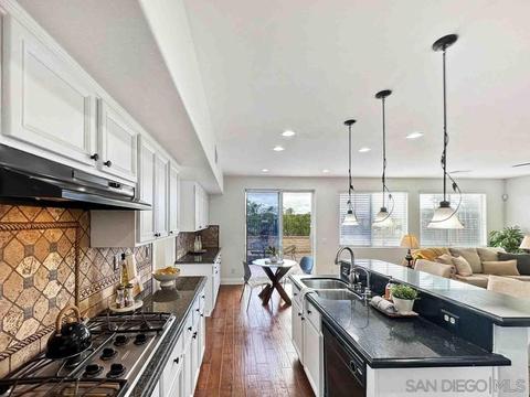 1095 Greenway Rd, Oceanside, CA 92057 photo 10