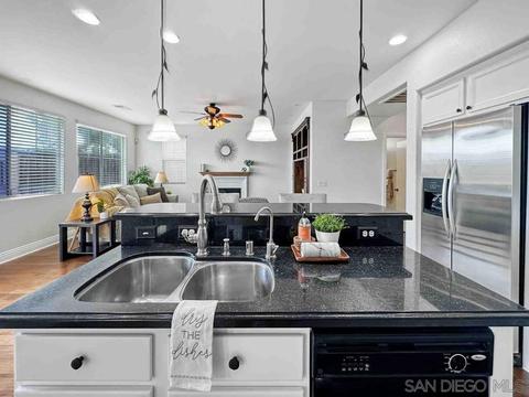 1095 Greenway Rd, Oceanside, CA 92057 photo 12