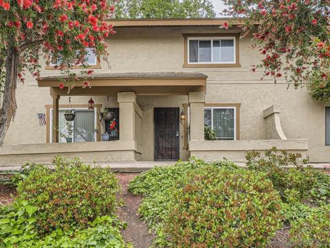 9043 Fanita Rancho Rd, Santee, CA 92071