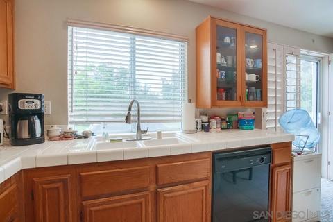 498 Shadow Tree Dr, Oceanside, CA 92058 photo 15