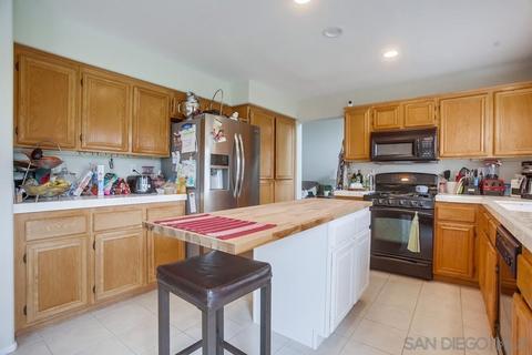 498 Shadow Tree Dr, Oceanside, CA 92058 photo 13