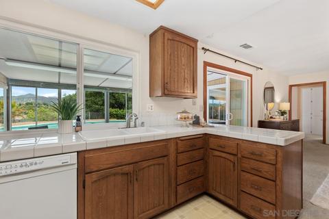 760 Highland St, Escondido, CA 92027 photo 9
