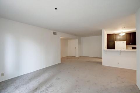 5980 Dandridge Ln #217, San Diego, CA 92115