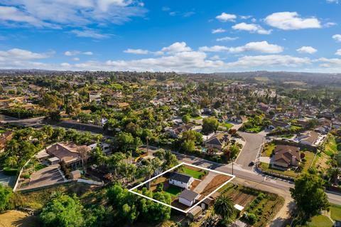 2047 Goodwin Dr, Vista, CA 92084 photo 7