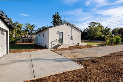 2047 Goodwin Dr, Vista, CA 92084 photo 13