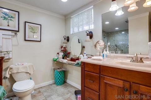 2328 Maelee Dr, Vista, CA 92084 photo 8