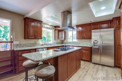 2328 Maelee Dr, Vista, CA 92084 photo 5