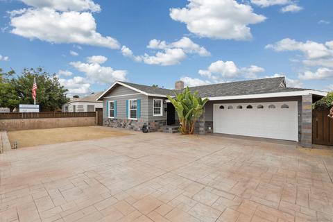241 E St, Chula Vista, CA 91910 photo 2