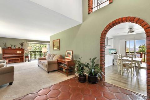 301 Tan Bob Ln, Escondido, CA 92029 photo 2