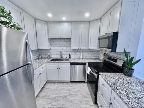 2909 Cowley Way #F, San Diego, CA 92117