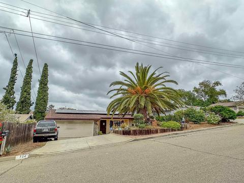 724 Driftwood Ln, Fallbrook, CA 92028 photo 2